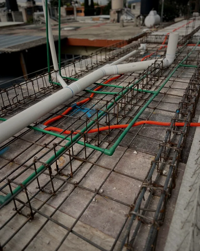 Losa armada con instalaciones eléctricas e hidráulicas